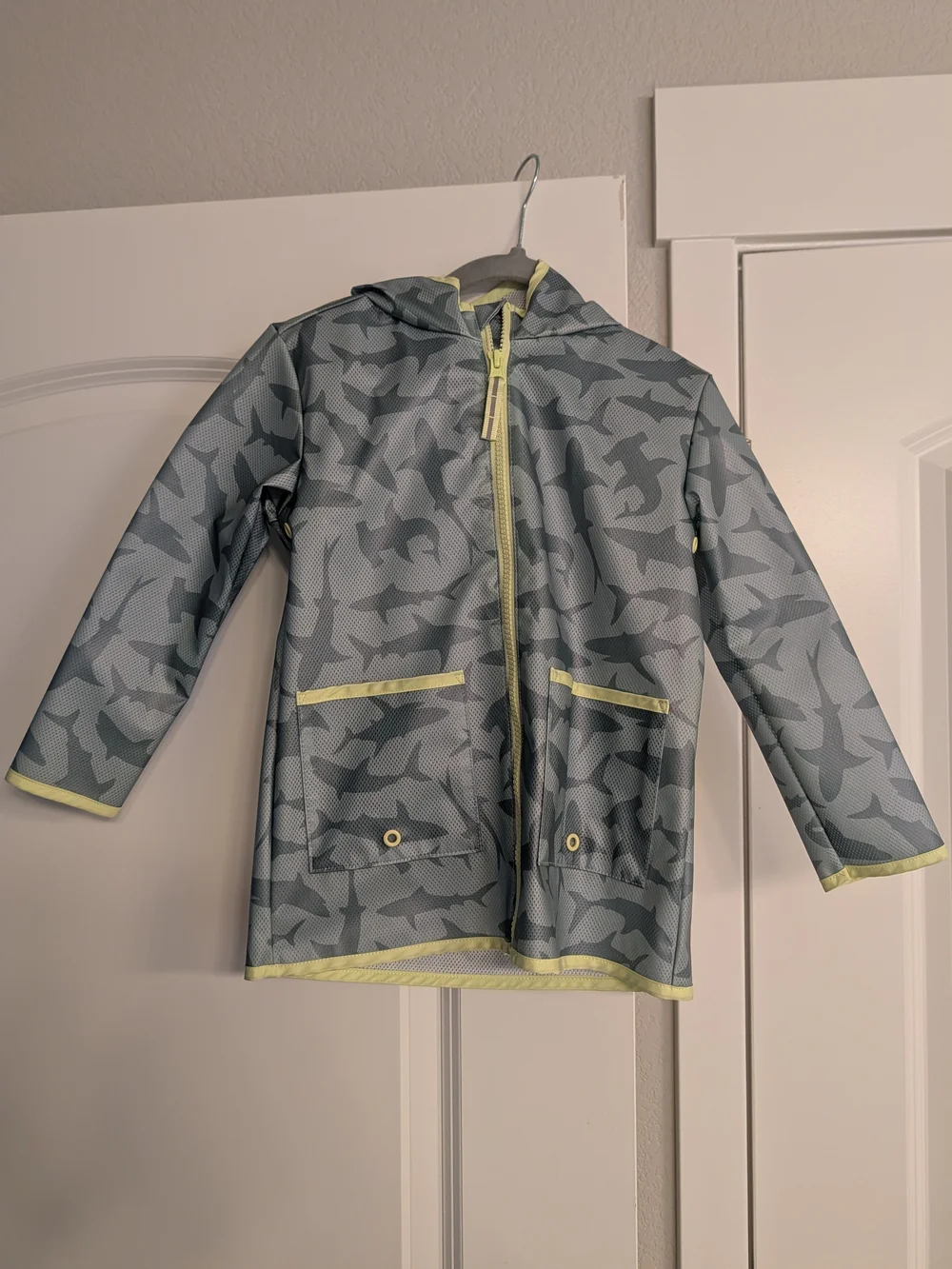 Cat & Jack Kids' Shark-Pattern Raincoat in Light Gray with Yellow Trim